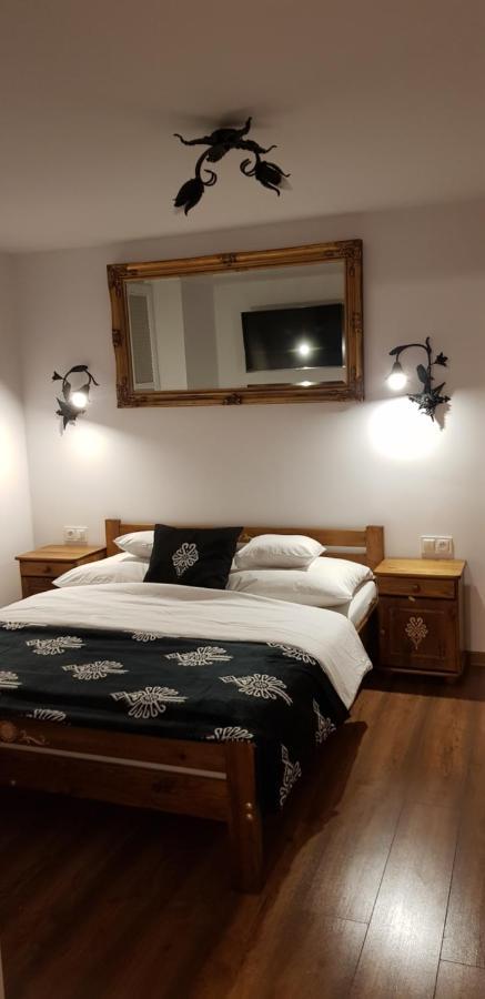 Sylwia Aparthouse - *
